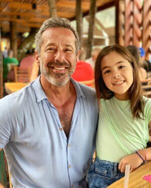 Otávio Martins Instagram - Ela é a maluquinha do tio Tato. A minha jóia da coroa. Feliz aniversário, Lelê! ❤️ Tio Tato te ama 🥰 #birthday #Helena