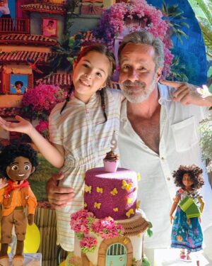 Otávio Martins Instagram - Ela é a maluquinha do tio Tato. A minha jóia da coroa. Feliz aniversário, Lelê! ❤️ Tio Tato te ama 🥰 #birthday #Helena