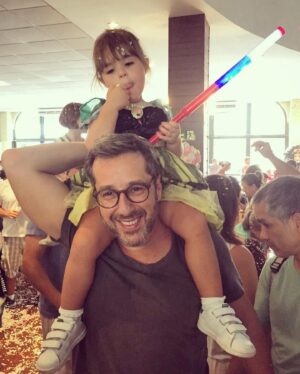 Otávio Martins Instagram - Ela é a maluquinha do tio Tato. A minha jóia da coroa. Feliz aniversário, Lelê! ❤️ Tio Tato te ama 🥰 #birthday #Helena