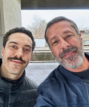 Otávio Martins Instagram - Voltamos à nossa programação cotidiana. ❤️ Boa semana para todo mundo 🌻