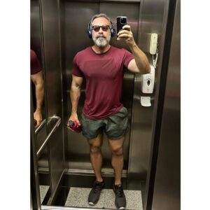 Otávio Martins Instagram - Ralação cotidiana 😉 #sextou