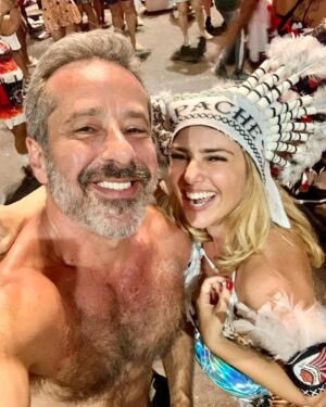 Otávio Martins Instagram - Pensa numa mulher animada! Aniversário da amiga, parceira e confidente @natalliarodrigues__ ❤️