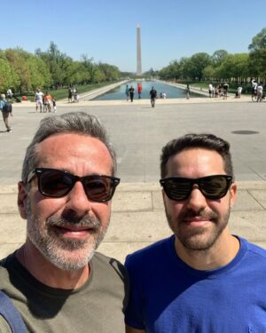 Otávio Martins Instagram - #tbt O tempo às vezes demora pra passar, às vezes passa rápido demais. Essa é a foto do nosso primeiro dia em Washington. Depois de algumas semanas, finalmente eu vou poder voltar pra onde eu quero estar. ❤️