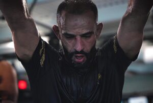 Ottman Azaitar Instagram - Almost at the end of fight camp , still keeping head down, staying sharp and focused . 10 days to go In Schaa Allah 🙏🏽💪🏽 #MayAllahGiveUsThevictory