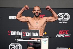 Ottman Azaitar Instagram - Alhamdulilah Weight in done 🤲🏽 Thank you all for the support 🙏🏽 May Allah Give Us The Victory 🤲🏽💪🏽 بسم الله توكلت على الله