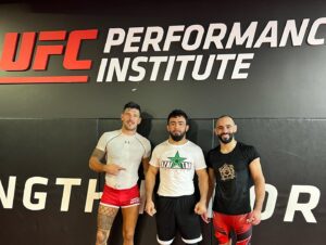 Ottman Azaitar Instagram - Almost time ! It was a great time with all the brothers and friends who helped me for the Fight ! I wanna thank you all for everything 🙏🏽 #MayAllahGiveUsTheVictory ❤️🇲🇦❤️