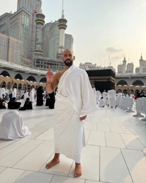 Ottman Azaitar Instagram - I pray to Allah to give innocent people who are exposed to any kind of oppression a lot of patience and strength. 🤲🏽
May Allah redeem the innocent from all the suffering and forgive us for neglecting our duties and guide us on the right path. 

Trust in Allah and be sure that Allah is sufficient as a witness and as a helper .

May Allah have mercy on us on the day he judges us for neglecting our duties . ☝🏽🙏🏽