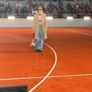 Ouji Suzuka Instagram - ラコステのショーをみにパリに行ってきました！🇫🇷

#LacosteFW24
#ラコステ
@lacoste