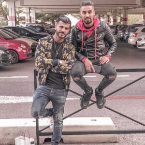 Oussama El Mestari Instagram - L’équipe, il n’y a pas de meilleur miroir qu’un amis véritable 😘 #les Twins