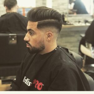 Oussama El Mestari Instagram - Je débute ma carrière de mannequin ou pas ?? 😜😆