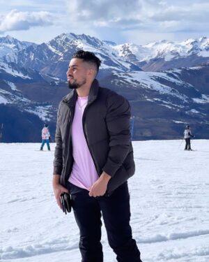 Oussama El Mestari Instagram - J’aime trop le ski 🎿 ❤️👉🏾#ligamentscroisés 🎉
