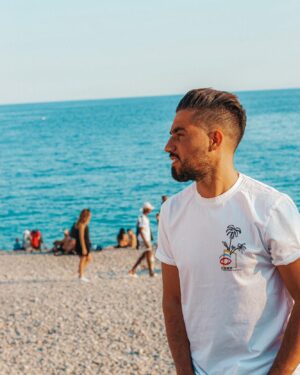 Oussama El Mestari Instagram - Je regarde à droite RAS😘