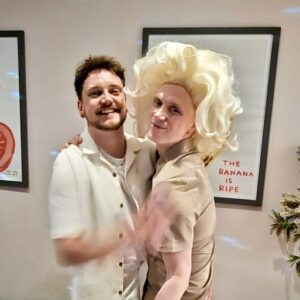 Owain Wyn Evans Instagram - A gorgeous weekend 🥰 Celebrations, cake, ice cream, ramen and @dr_bev_1701 ‘s wig 💅🏻 See you tomorrow, bright and early ☀️ @bbcradio2 🧡