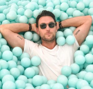 Owain Yeoman Instagram - Ballin’!!
Too much fun at the @colorfactoryco #ballpit #innerchild #playtime #color #colorfactorynyc #colorfactory