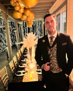 Owain Yeoman Instagram - Kept it casual this Thanksgiving 😂 Throwing a party Gatsby would be proud of.  With love from our family to yours. Happy Happy holidays! X #greatgatsby #greatgatsbyparty #party #thanksgiving #happythanksgivng #happyholidays