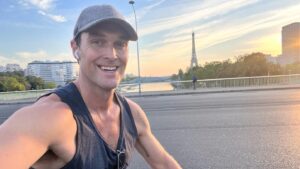 Owain Yeoman Instagram - Not gonna lie there are definitely worse places to take a morning bike ride! #bike #biking #paris #morning #fitness #velib #city #eiffeltower #latoureiffel #latour #cycle #cycliste #cityoflove #cityofbikes #france #vivelafrance🇫🇷#iloveparis