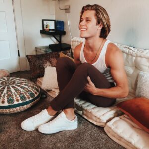 Owen Patrick Joyner Instagram - Thinkin bout cutting my hair. It seems relieving.