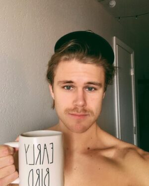 Owen Patrick Joyner Instagram - Do I look Canadian yet. Eh.