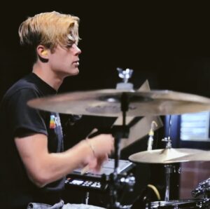 Owen Patrick Joyner Instagram - I really miss this. May we go back now Kenny? That face on the last picture haha