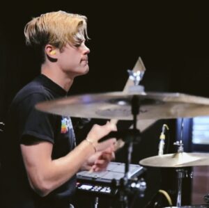 Owen Patrick Joyner Instagram - I really miss this. May we go back now Kenny? That face on the last picture haha