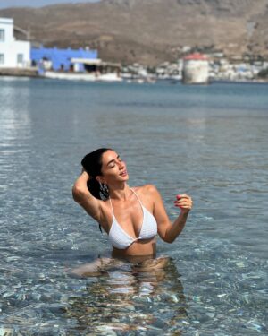 Öykü Gürman Instagram - Leros Dump 🧜🏼‍♀️☀️🌊🏛️ #camarondelaisla 
 #photodump #lerosisland #leros #greece #flamenco #island 📸 @erdem_buldu @fatihicmeli #lasmanosdecamaron
