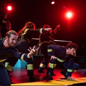 Öykü Güven Instagram - I am so happy and grateful for this opportunity… Urinetown was amazing. Love everyone that I worked with. Thank you thank you thank you❤️ /Urinetown çok güzel bir oyundu… içinde olduğum için çok şanslı ve mutlu hissediyorum. Birlikte çalıştığım herkesi çok sevdim ve herkese çok çok teşekkür ederiiim❤️