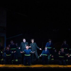 Öykü Güven Instagram - I am so happy and grateful for this opportunity… Urinetown was amazing. Love everyone that I worked with. Thank you thank you thank you❤️ /Urinetown çok güzel bir oyundu… içinde olduğum için çok şanslı ve mutlu hissediyorum. Birlikte çalıştığım herkesi çok sevdim ve herkese çok çok teşekkür ederiiim❤️