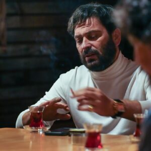Ozan Akbaba Instagram - “Çatlamıştır yahu” der, geçersin, 3 hafta sonra tesadüfen durumun farklı olduğunu anlarsın.. İşte bunlar hep sinema 👊