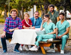 Ozan Akbaba Instagram - #KasabaDoktoru 2. Sezonu yakında @trt1 ‘de. / #Foto @sercansamanci