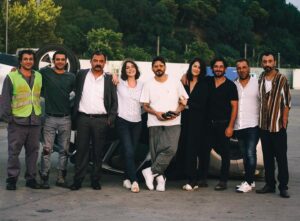 Ozan Akbaba Instagram - #AnkaFilm biter. Ama tecrübeyle, ama zorluklarla, ama stresle, ama kaygıyla.. Nihayetinde Biter. 

Kurduğum hayalin üstüne ekleyen bir ekiple çalıştığımız için şanslıyım. Ve tabi yüzümün düştüğü anlarda çay ısmarlayıp hararetimi alan bir ekiple. İşte bu yüzden ekip çok önemli. 

Sanıyorum harika bir iş başardık. Bu zor işin üstesinden gelen, bu işi omuzlayan herkese teşekkür ederim. 

Bu ekip Türk sinemasında bir dönüm noktasına adını altın harflerle yazdı.

Aç parantez: Hız filminin olmazsa olmazları, perde arkası kahramanları, asıl işi yüklenen kardeşlerim, araç pilotlarına, driver’lara ne kadar teşekkür edersem az. Bu saatten sonra bizi kimse yıkamaz 👊😎

Teşekkür ederim. 

@musvikguluzade 🙏
@slymnmrtzdmr 😎
@mgx.film 🧿
@studio.mgx 💣

@buketakbaba Sana yıldızlı pek iyi 🍀