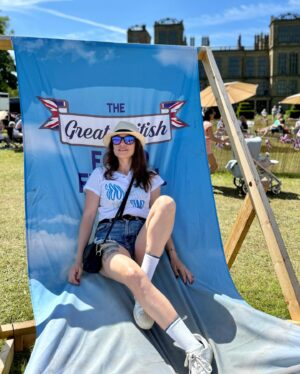 Özge Sezince Varley Instagram - Artık biliyorsunuz, festivalleri kaçırmam! 🇬🇧 😎 As you know now, I can’t miss festivals! #greatbritishfoodfestival 
#festival #foodfestival #lifeintheuk #englishlife #hardwickhall