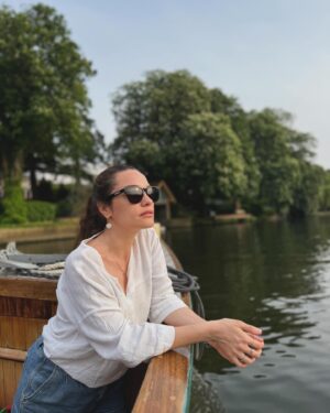 Özge Sezince Varley Instagram - ‘We are such stuff as dreams are made on.’ Shakespeare

#shakespearetown #stratforduponavon #shakespeare #shakespearequotes  #riveravon