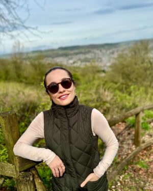 Özge Sezince Varley Instagram - Whatever the weather, bad or good, stay in a good mood! 😎🌳🇬🇧

#matlock #englishcountryside  #englishlife #uk #goodmood