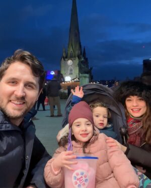 Özge Sezince Varley Instagram - We had a wonderful festive weekend and Christmas Eve…🎄💫🎅❤️ Looking forward to the morning!
#christmas #christmas2023 #christmaseve