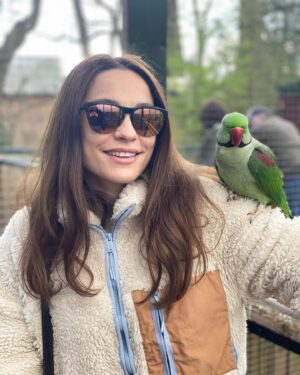 Özge Sezince Varley Instagram - Tropical Birdland 🦜 

#tropicalbirdland #tropicalbirds #englishlife #lifeinuk #familytime #familylife #familylove