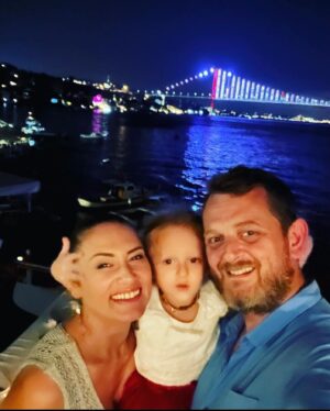Özgül Kavruk Instagram - 14. Yıl ❤️ @omerseckin ❤️
#anniversary #yıldönümü