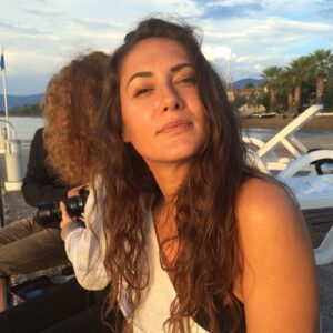Özgül Kavruk Instagram - Günaydınlar herkese..:))

#mutlu #perşembe ler