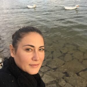 Özgül Kavruk Instagram - Kazlarla raks:) #como gölünde olaydı iyiydi:)
-
-
-
-
-
-
-
-

#cumartesi #saturday #sahil