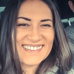 Özgül Kavruk Instagram - Hava mis gibi ve haftasonu evdeyiz ya ondan gülüyorum..:))

#cuma #friday #gülümse #smile  #haftasonu