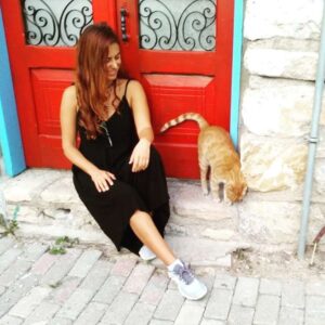 Özgül Sağdıç Instagram - Yine kapılar...