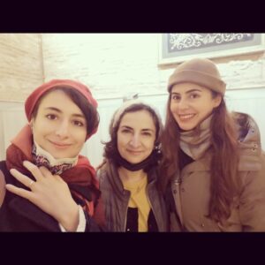 Özgül Sağdıç Instagram - Aidiyet hissi çok kıymetli bir his🧡 Şükran doluyum her anıma. Yeni yılda her günümüz böyle olsun inşallah🙏