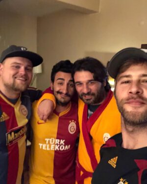 Özgür Çevik Instagram - 💛❤️Şampiyon Galatasaray💛❤️