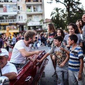 Özgür Çevik Instagram - #tbt  Antalya..🎈