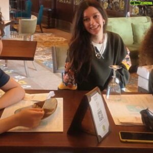Özgür Ege Nalcı Instagram - #ankara ‘dan arkadaşım gelmiş, @selinagebes ve ailesi ile buluşup #eğlenceli bir gün geçirdik.