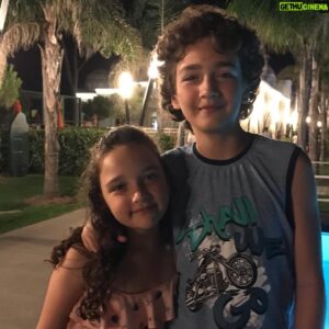 Özgür Ege Nalcı Instagram - #kardeş 💙 #candır. #tatil #holiday