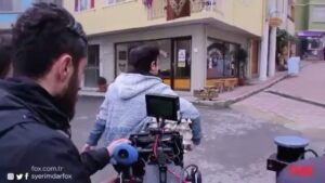 Özgürcan Çevik Instagram - 8. Bölüm kamera arkası. #şevkatyerimdar #fox #limonfilm