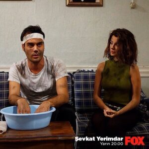 Özgürcan Çevik Instagram - Yanarlı dönerli bir bölüm.. Bu akşam, saat: 20:00 #şevkatyerimdar #foxtv
