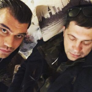 Özgürcan Çevik Instagram - Rahmetli yönetmenimle son selfie.. 😿#rip @bulentisbilen #şevkatyerimdar 😎