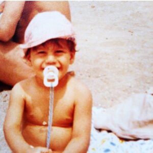 Özgürcan Çevik Instagram - Al sana tbt (1986). #tbt #bebe #özgürcanbebesi #bebenindibi #happy
