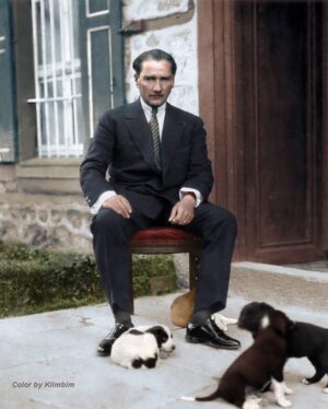Özgürcan Çevik Instagram - #10kasım #atatürk #saygıylaanıyoruz